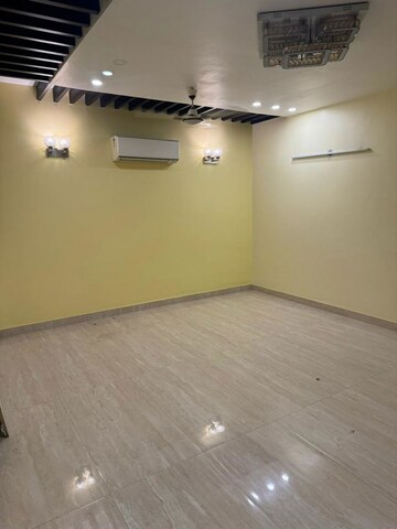 Room in 2 BHK Apartment at Pyramid Midtown, Sector 59 – for Rent