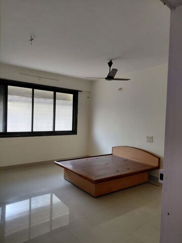 Room in 2 BHK Apartment at Vasant Oscar, Mulund West – for Rent