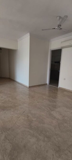 Room in 3 BHK Apartment at Hiranandani Gardens Eldora, Powai – for Rent