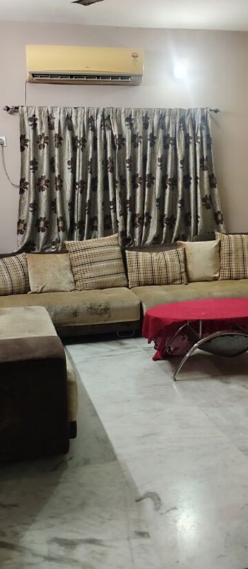 Living Room in 3 BHK Apartment at Dharmatala Road – for Rent