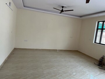 Room in 2 BHK Independent House at Sector 116 – for Rent