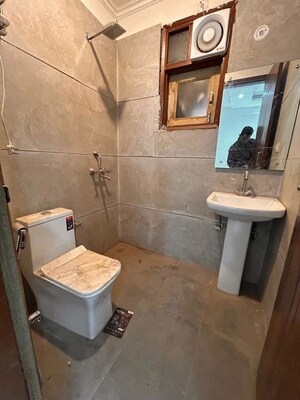 Bathroom in 2 BHK Builder Floor at Palm Residency Chhatarpur, Chattarpur – for Rent