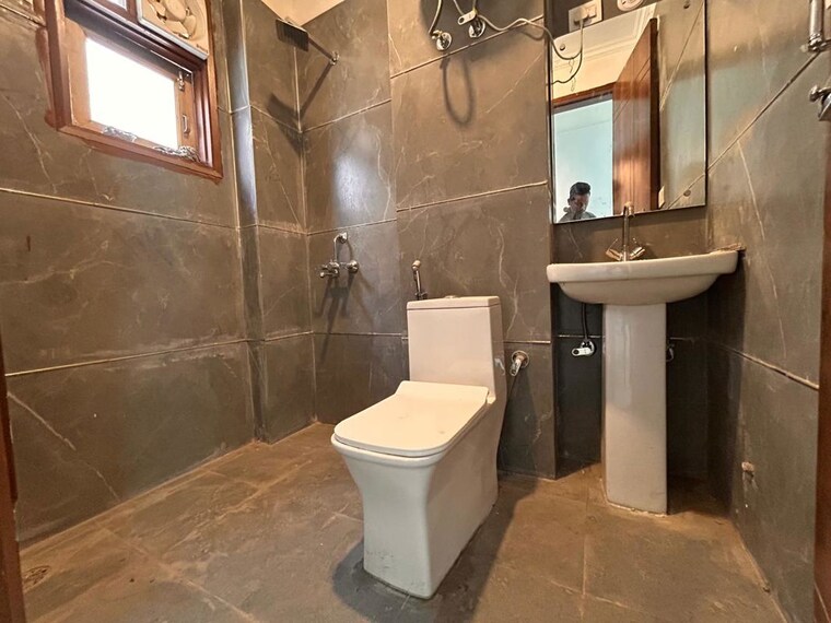 Bathroom, palm-residency-chhatarpur 2 Bedroom 900 Sq.Ft. Builder Floor In Chattarpur Delhi 10084309