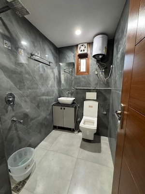 Team Area in 1 BHK Builder Floor at Chattarpur – for Rent