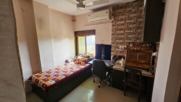 Bedroom in 2 BHK Apartment at Satellite – for Rent