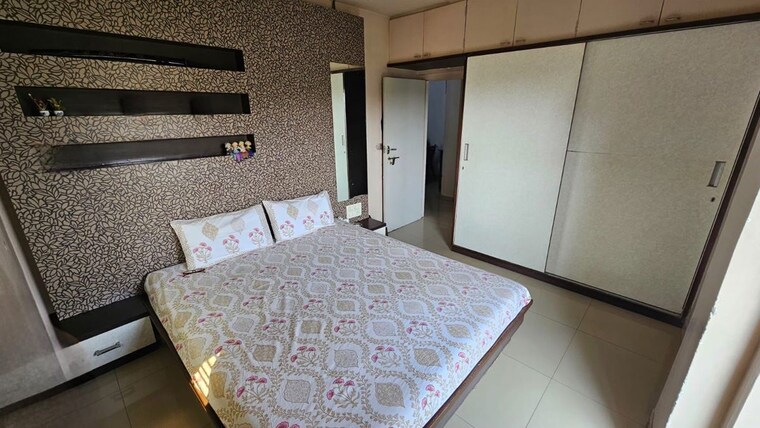 Master Bedroom, satellite 2 Bedroom 1350 Sq.Ft. Apartment In Satellite Ahmedabad 10084343