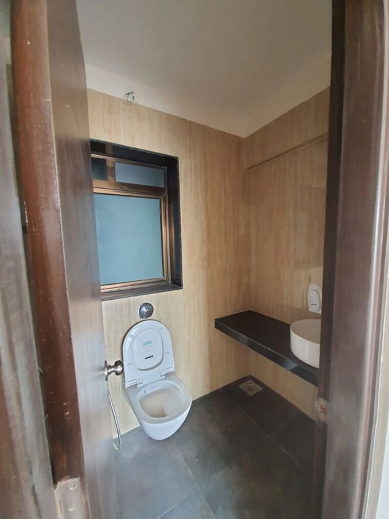 Bathroom, jyoti-sukriti 2 Bedroom 785 Sq.Ft. Apartment In Goregaon East Mumbai 10084349