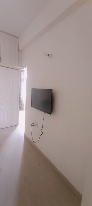 Furnished Amenities in 2 BHK Apartment at Shree Vardhman Mantra, Sector 67 – for Rent