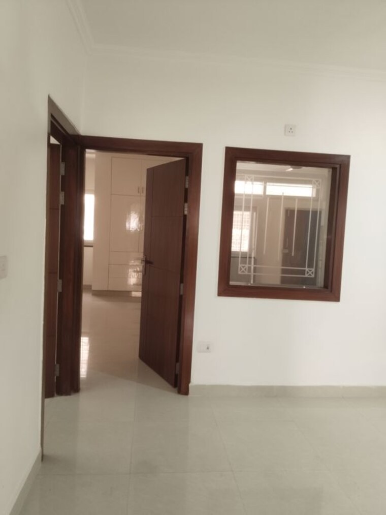 Room, sarita vihar 4 Bedroom 1950 Sq.Ft. Apartment In Sarita Vihar Delhi 10060661