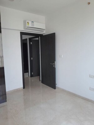 Room in 3 BHK Apartment at Oberoi Sky City, Borivali East – for Rent