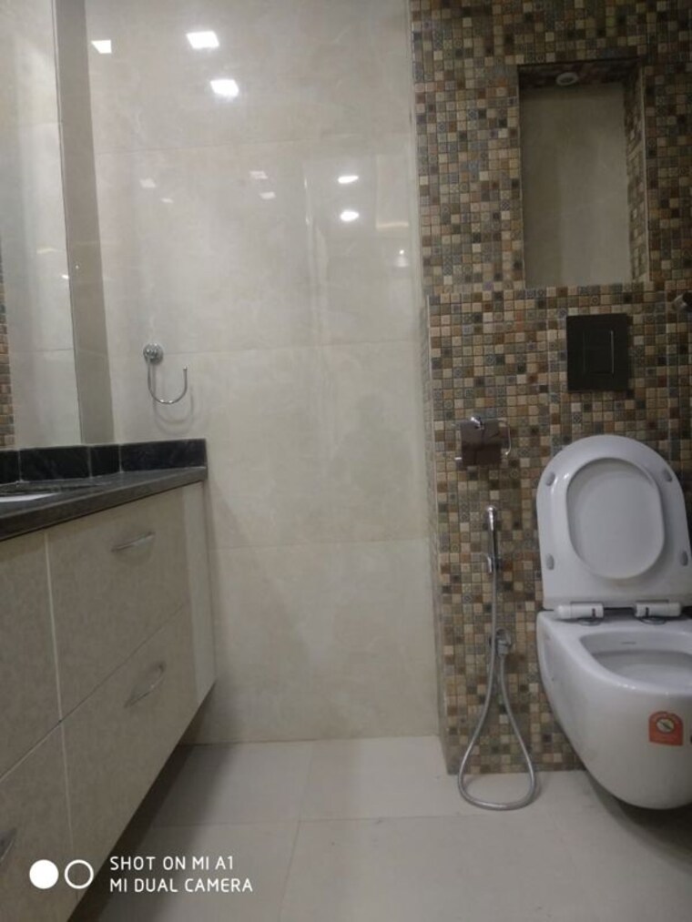 Bathroom, safdarjung enclave 2 Bedroom 2250 Sq.Ft. Builder Floor In Safdarjung Enclave Delhi 10084418
