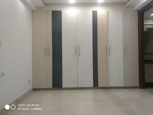 Room in 2 BHK Builder Floor at Safdarjung Enclave – for Rent