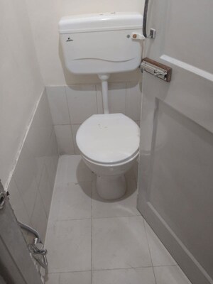 Bathroom in 1 BHK Apartment at Jyoti Complex, Goregaon East – for Rent