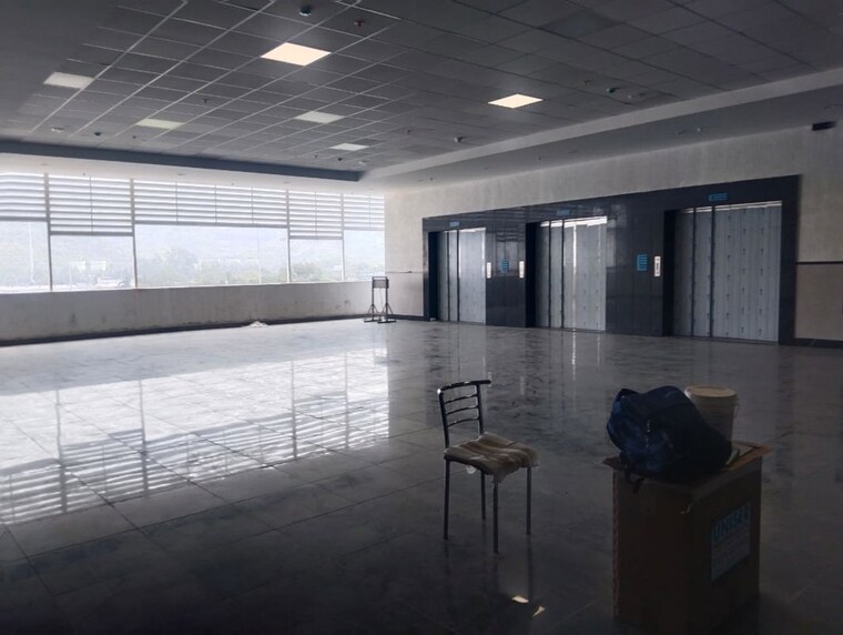  Parking, k-raheja-jade-city Commercial Warehouse 833 Sq.Ft. In Juinagar Navi Mumbai 10084420