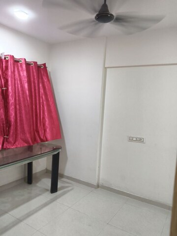 Furnished Amenities in 1 BHK Apartment at Vile Parle East – for Rent