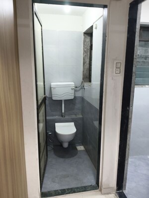Bathroom in 1 BHK Apartment at Vile Parle East – for Rent