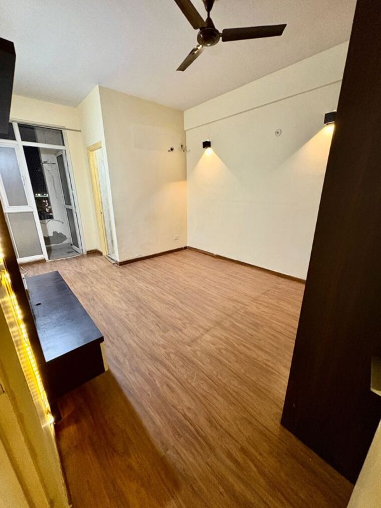 Bedroom, wave-executive-floors 3 Bedroom 749 Sq.Ft. Apartment In Wave City Ghaziabad 10084439