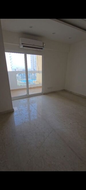 Room in 3 BHK Apartment at Samridhi Luxuriya Avenue, Sector 150 – for Rent