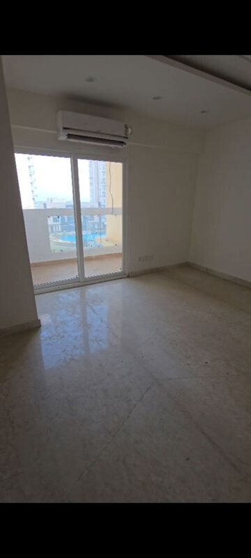 Room in 3 BHK Apartment at Samridhi Luxuriya Avenue, Sector 150 – for Rent