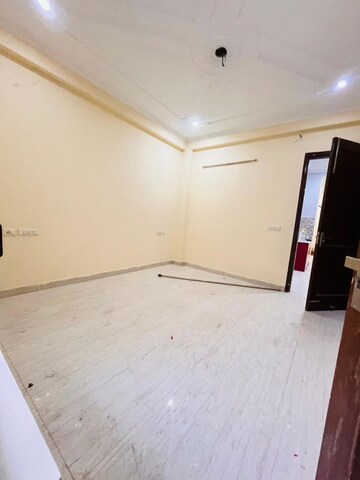 Room in 3 BHK Independent House at Sector 46 – for Rent