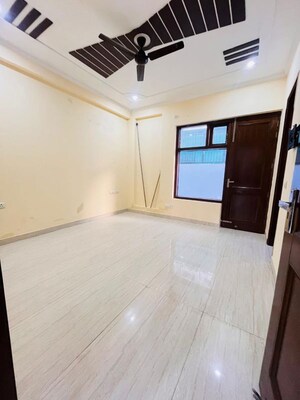 Room in 3 BHK Independent House at Sector 46 – for Rent