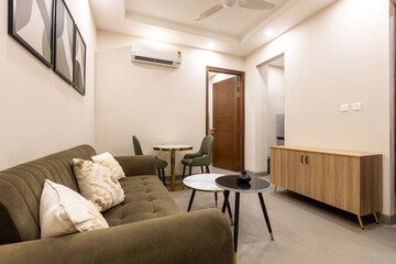 Living Room in 1 BHK Builder Floor at Ansal Sushant Lok I, Sector 43 – for Rent