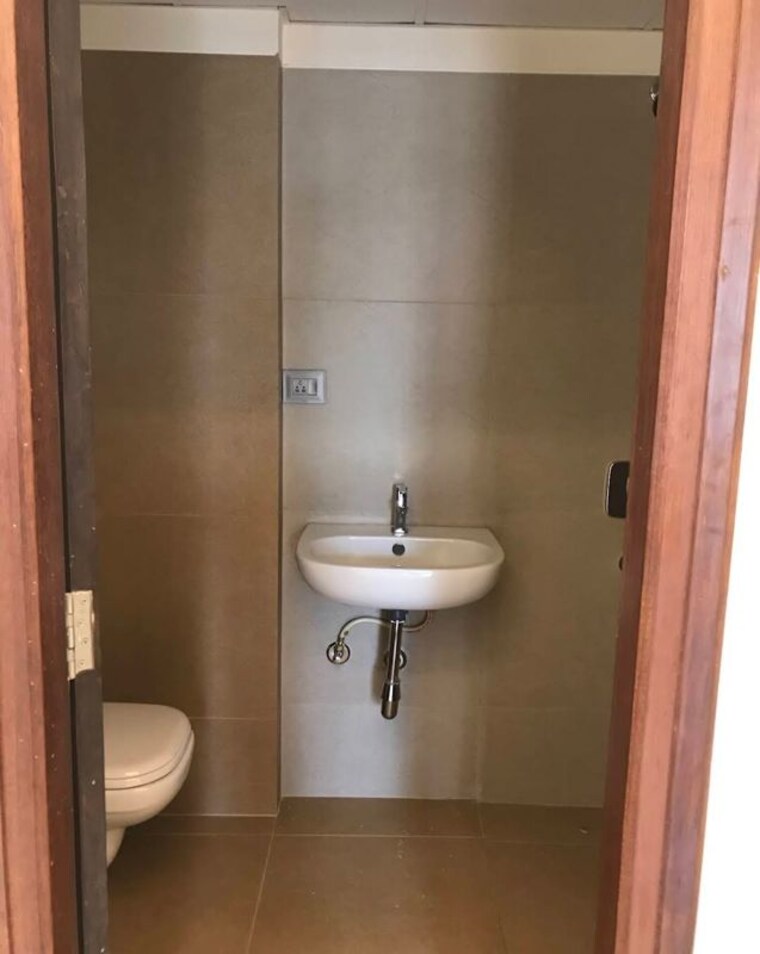 Bathroom, bluestone-buckingham 3 Bedroom 1600 Sq.Ft. Apartment In Madhapur Hyderabad 10084518