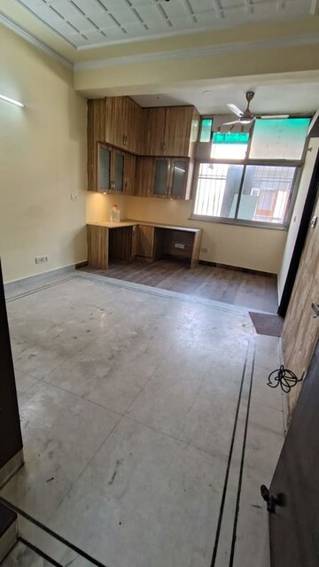 Room in 2 BHK Builder Floor at Sector 46 – for Rent