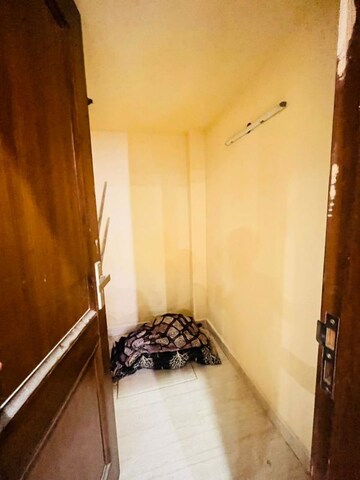 Bedroom in 2 BHK Builder Floor at Sector 46 – for Rent