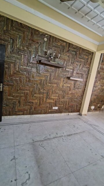 Balcony in 2 BHK Builder Floor at Sector 46 – for Rent