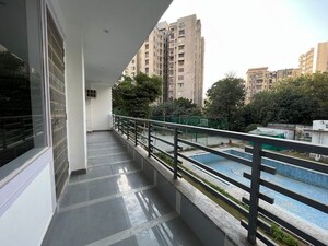 Balcony in 1 BHK Builder Floor at Ansal Sushant Lok I, Sector 43 – for Rent