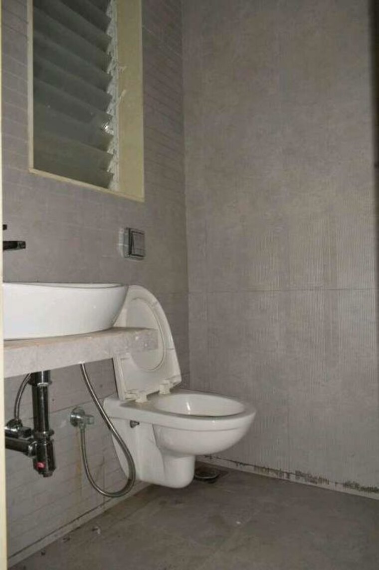 Bathroom, royal-samrat-chs 3 Bedroom 1200 Sq.Ft. Apartment In Goregaon West Mumbai 10084549