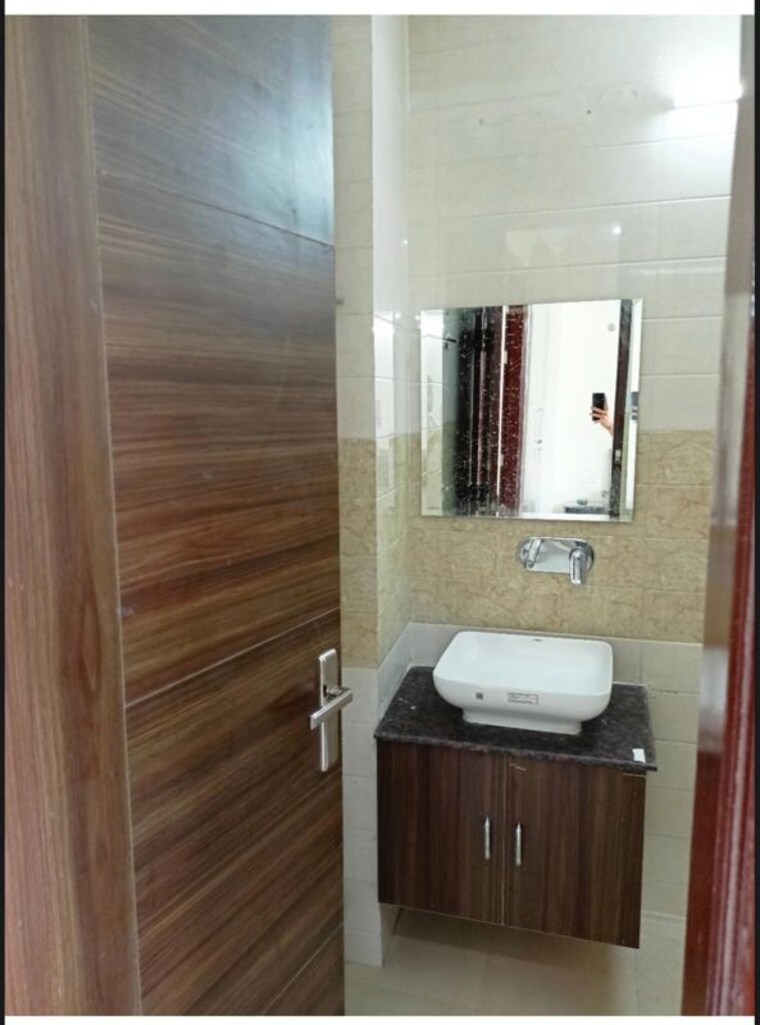 Bathroom, sector 47 Studio 648 Sq.Ft. Builder Floor In Sector 47 Gurgaon 10084566