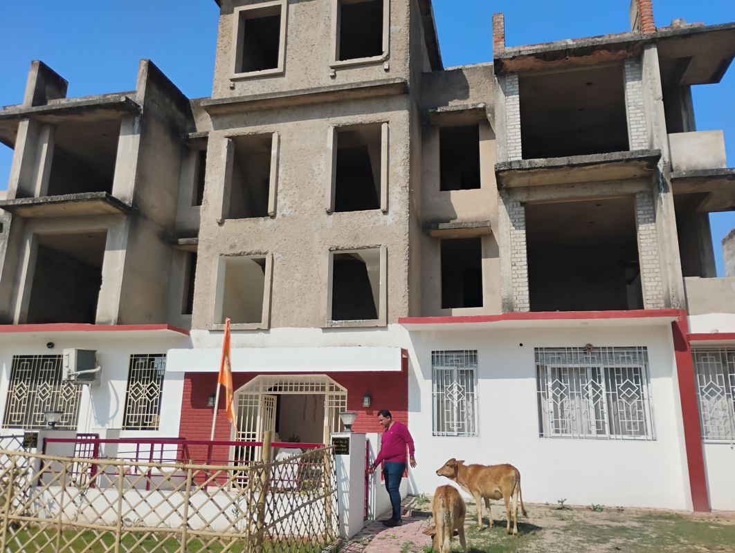 3.5 BHK + Servant Room,Extra Room Builder Floor For Sale in Ansal Golf Villas