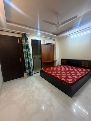 Bedroom in 3 BHK Builder Floor at Sector 30 – for Rent