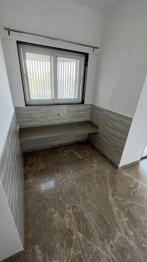  4 BHK Apartment at Prabhat Road – for Rent