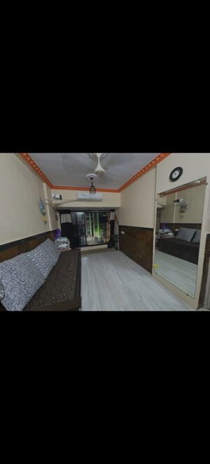 2 BHK Apartment For Rent in Romell Diva, Malad West