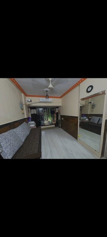 2 BHK Apartment For Rent in Romell Diva, Malad West