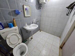 Bathroom in 2.5 BHK Independent House at Gomti Nagar – for Sale