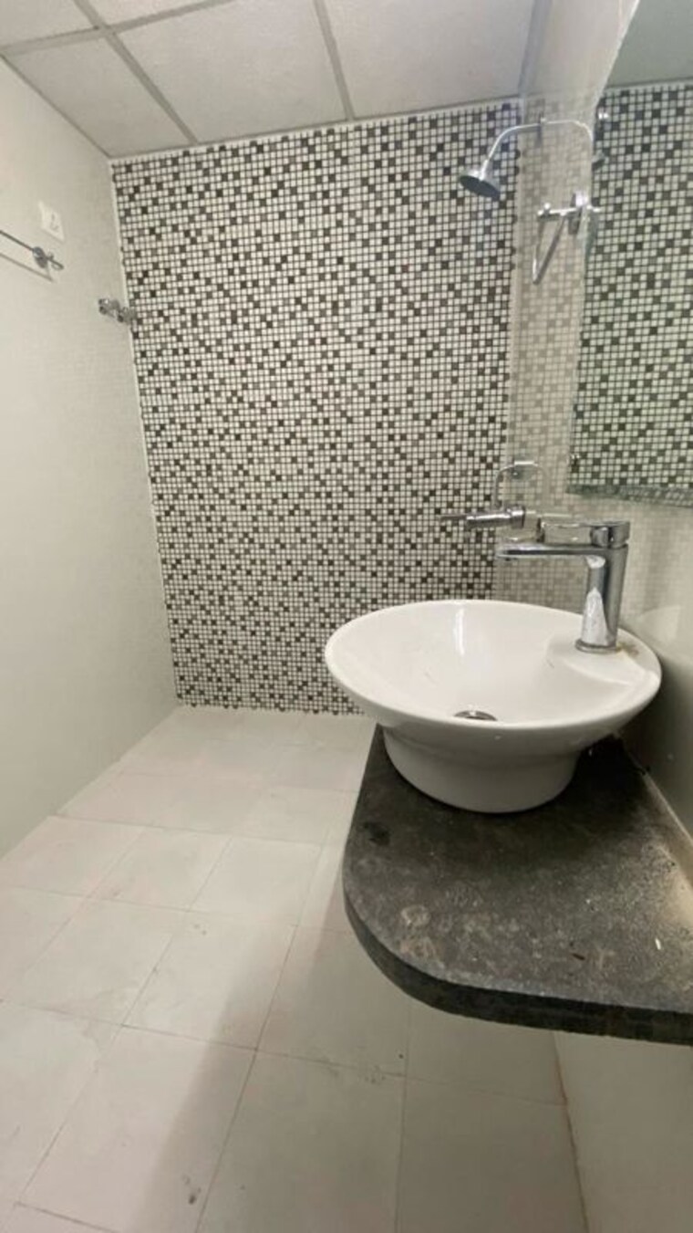 Bathroom, chandra-panorama 2 Bedroom 1100 Sq.Ft. Apartment In Sushant Golf City Lucknow 10084691