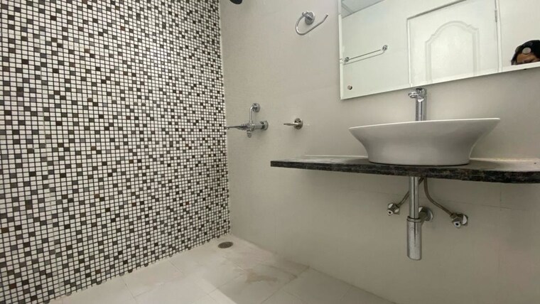 Bathroom, chandra-panorama 2 Bedroom 1100 Sq.Ft. Apartment In Sushant Golf City Lucknow 10084691