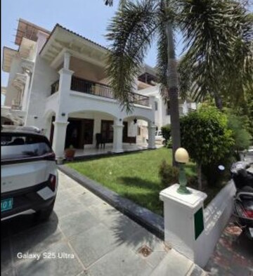 6 BHK Villa For Rent in Satellite