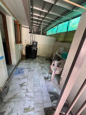 Washroom in 6 BHK Villa at Satellite – for Rent