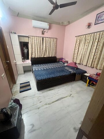 Bedroom in 6 BHK Villa at Satellite – for Rent