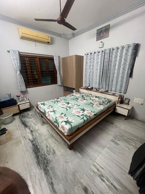 Bedroom in 6 BHK Villa at Satellite – for Rent