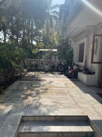 Parking in 6 BHK Villa at Satellite – for Rent