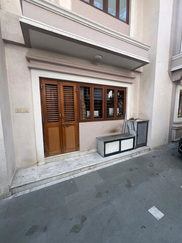 Balcony in 6 BHK Villa at Satellite – for Rent