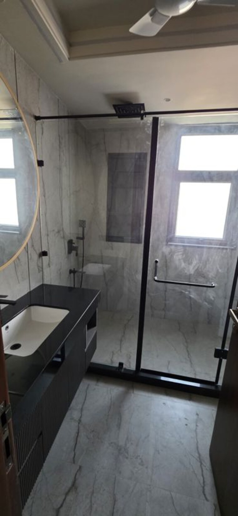 Bathroom, unitech-uniworld-resorts-the-residences 4 Bedroom 4600 Sq.Ft. Builder Floor In Sector 33 Gurgaon 10084698