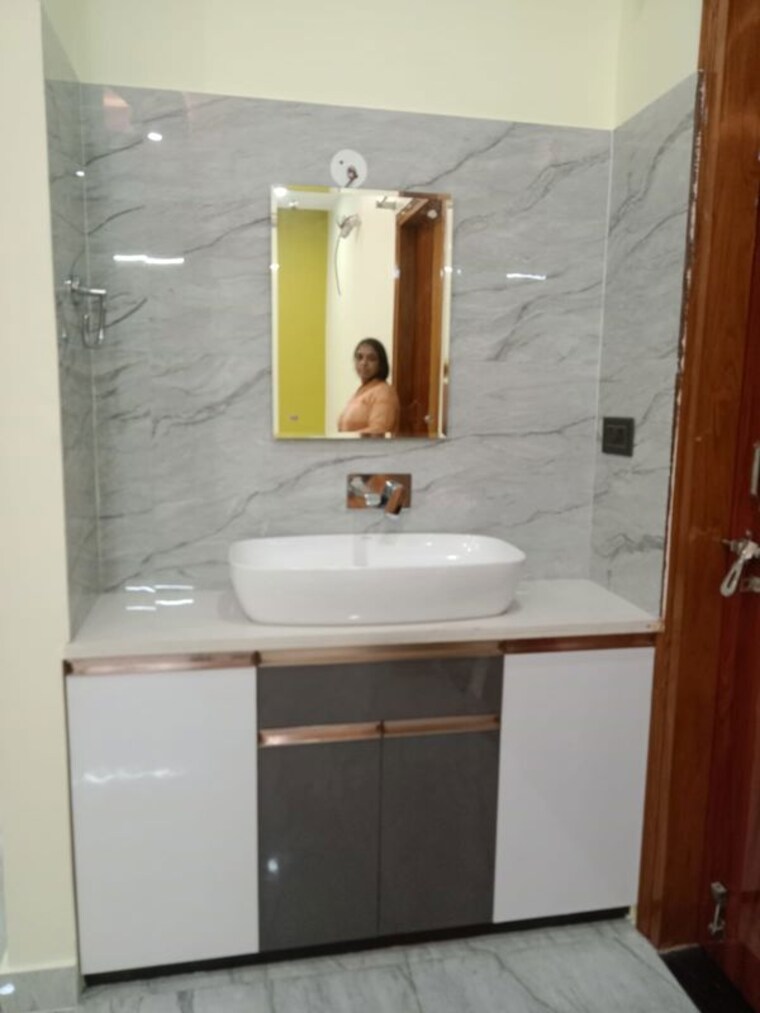 Bathroom, indira nagar 3 Bedroom 1500 Sq.Ft. Independent House In Indira Nagar Lucknow 10084703