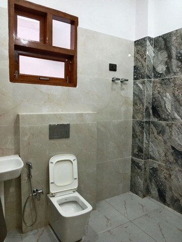 Bathroom in 3 BHK Independent House at Indira Nagar – for Rent